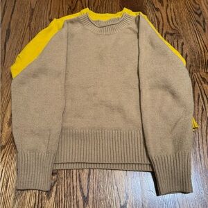 Banana Republic, Set of 2 crewneck sweaters in Tan and Yellow, size Medium